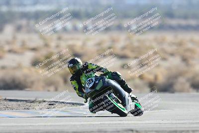 media/Dec-07-2025-CVMA (Sun) [[3e7d2de5dc]]/Race 12- Formula 40 MW and LW/